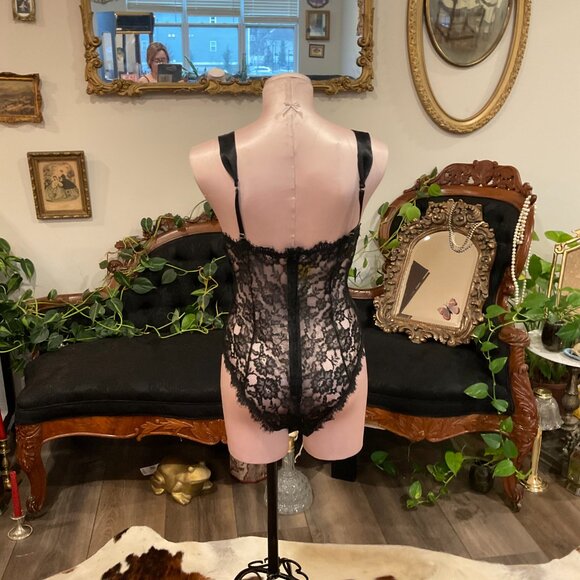 Victoria's Secret Gold Label Vintage lingerie Lace Teddy Bodysuit Size M Black - Picture 3 of 4